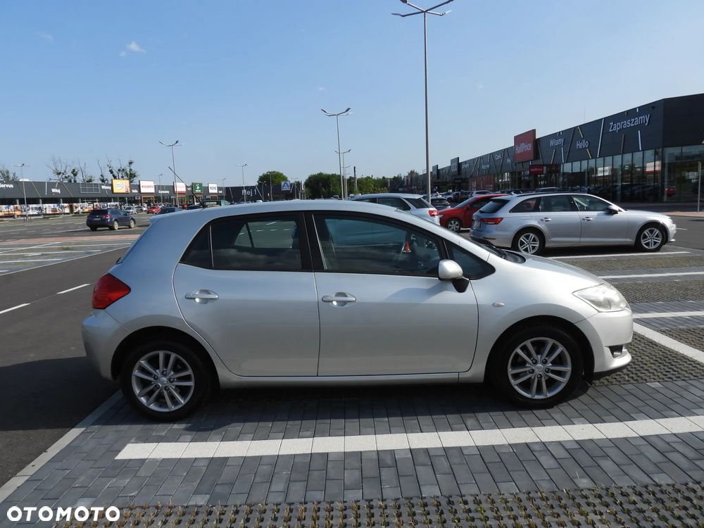 Toyota Auris - 2
