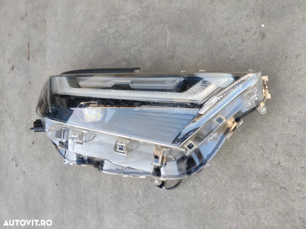 Far dreapta Xenon + LED TOYOTA RAV4 XA50 2022-2025 Facelift - 4