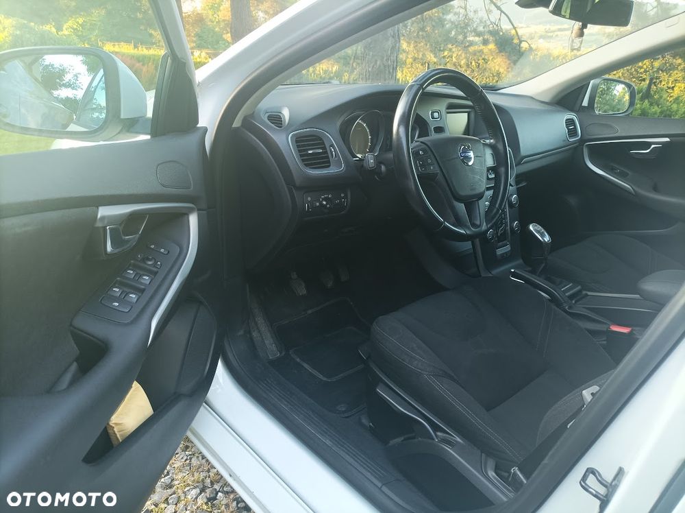 Volvo V40 D2 - 10
