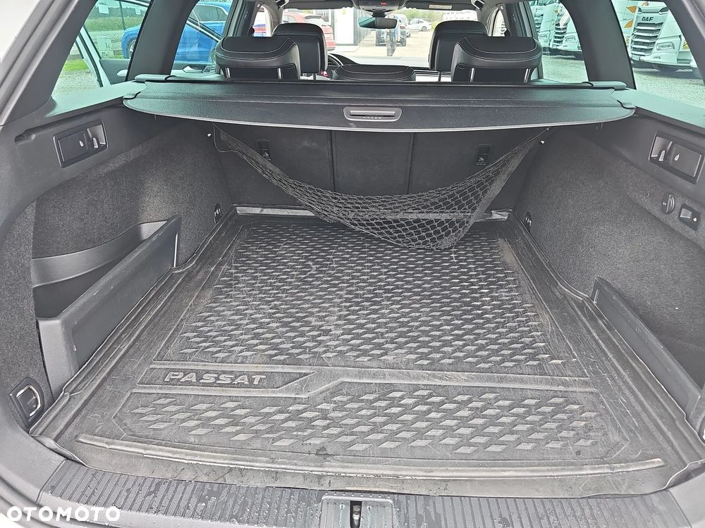 Volkswagen Passat 2.0 TDI 4Mot Elegance DSG - 19