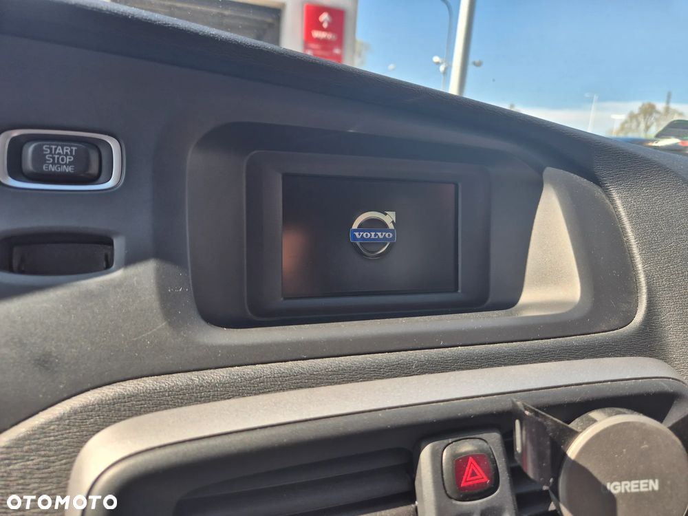 Volvo V40 T3 Kinetic - 22