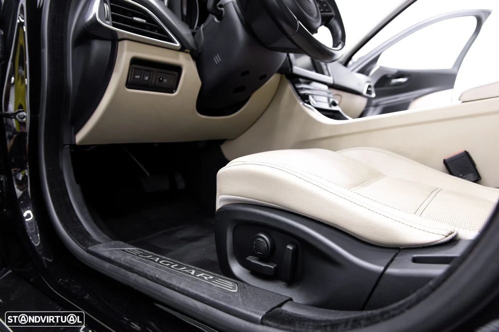 Jaguar XE 2.0 D Prestige Aut. - 39