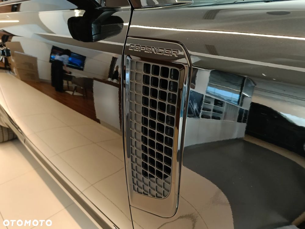 Land Rover Defender 5.0 P500 V8 - 16