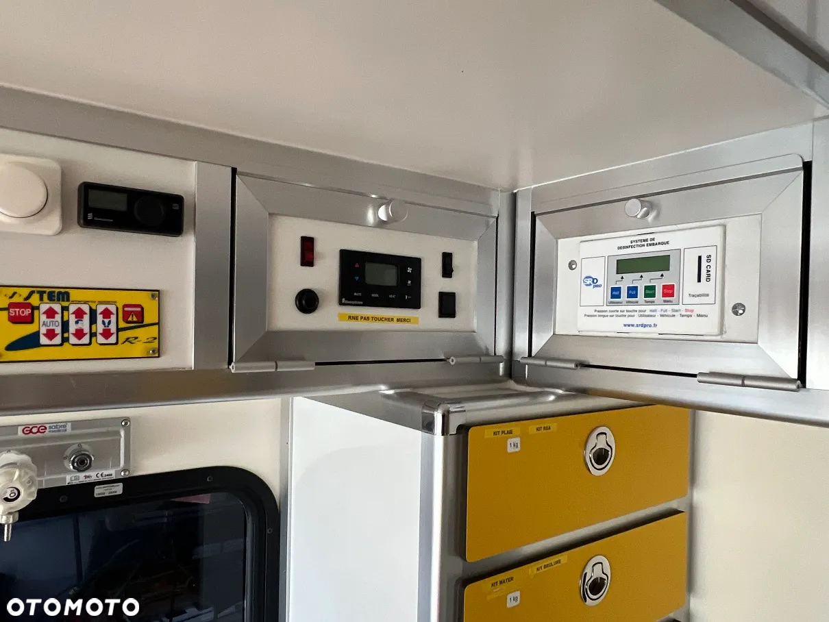 Opel Vivaro Kontener Karetka Kamper Ambulans Ambulance EN1789 - 11