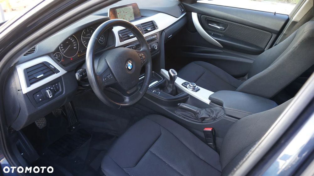 BMW Seria 3 318d Blue Performance Luxury Line - 11