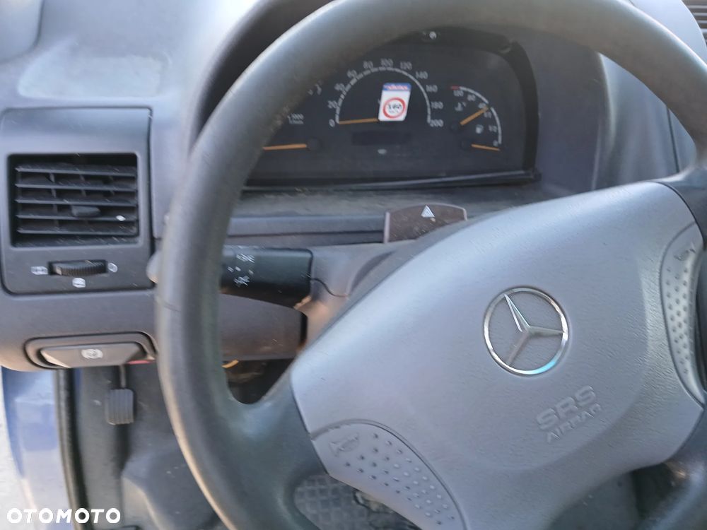 mercedes benz vito W638 lift 5376 fotel fotele kanapa deska kokpit podsufitka boczek boczki klamka - 4