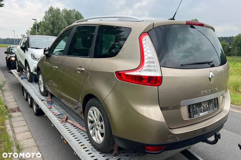 Renault Grand Scenic - 41