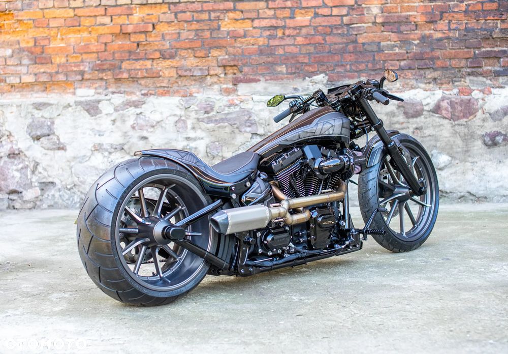 Harley-Davidson Softail Breakout - 4