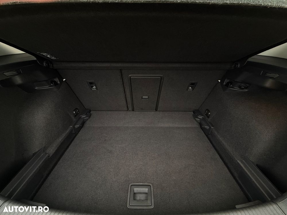 Volkswagen Golf 1.4 TSI Exclusive - 32