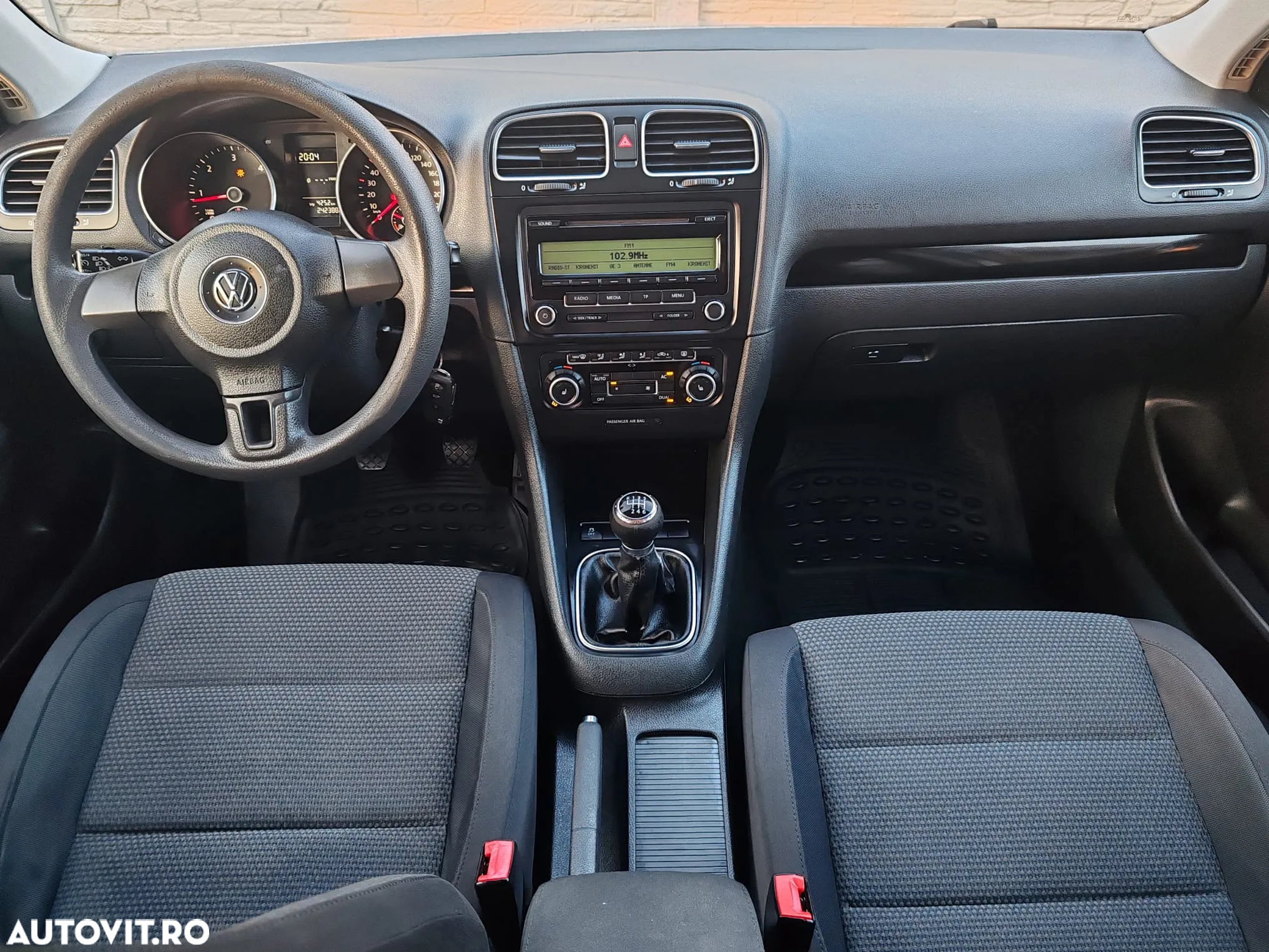 Volkswagen Golf - 5