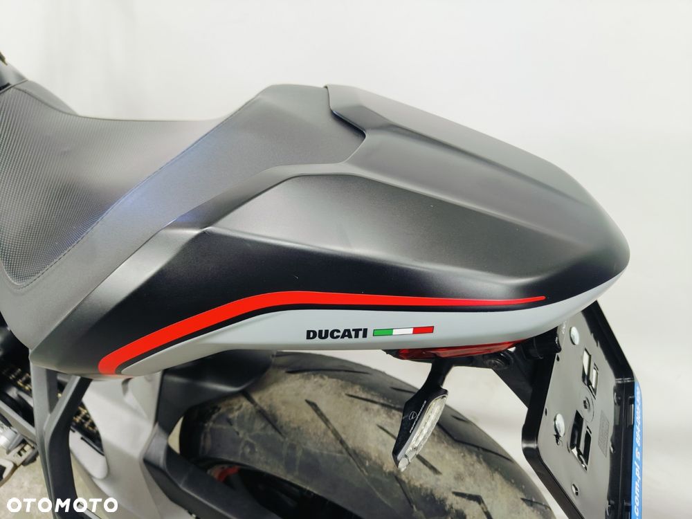 Ducati Monster - 27