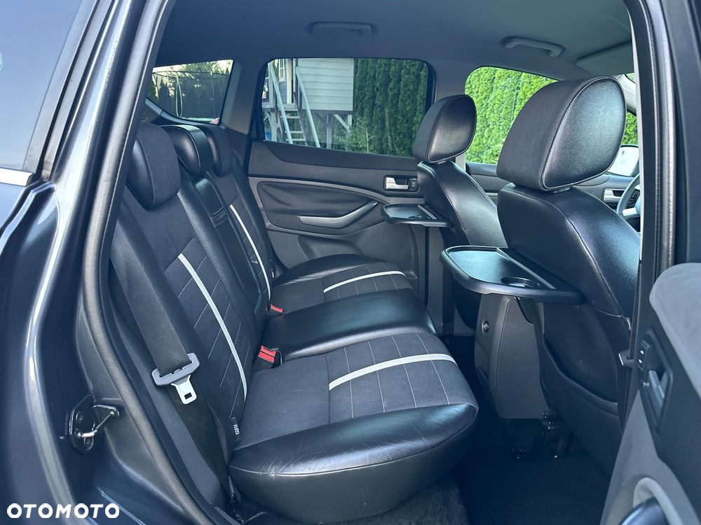 Ford Kuga 2.0 TDCi 4x4 Titanium - 36