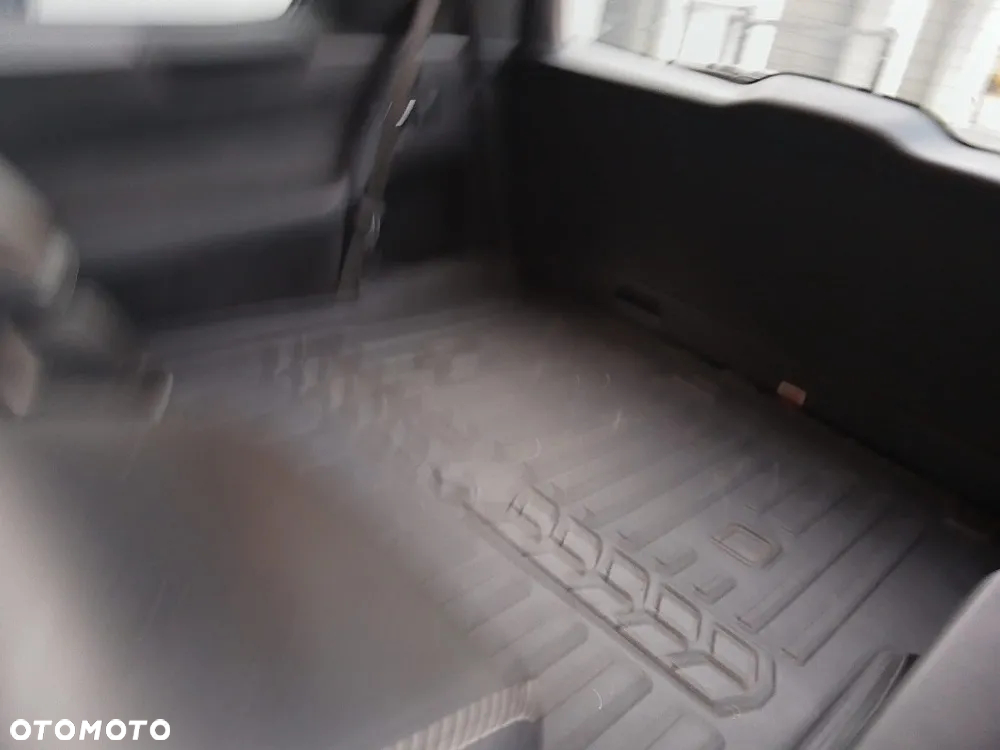 Mercedes-Benz GL 350 BlueTec 4-Matic - 12