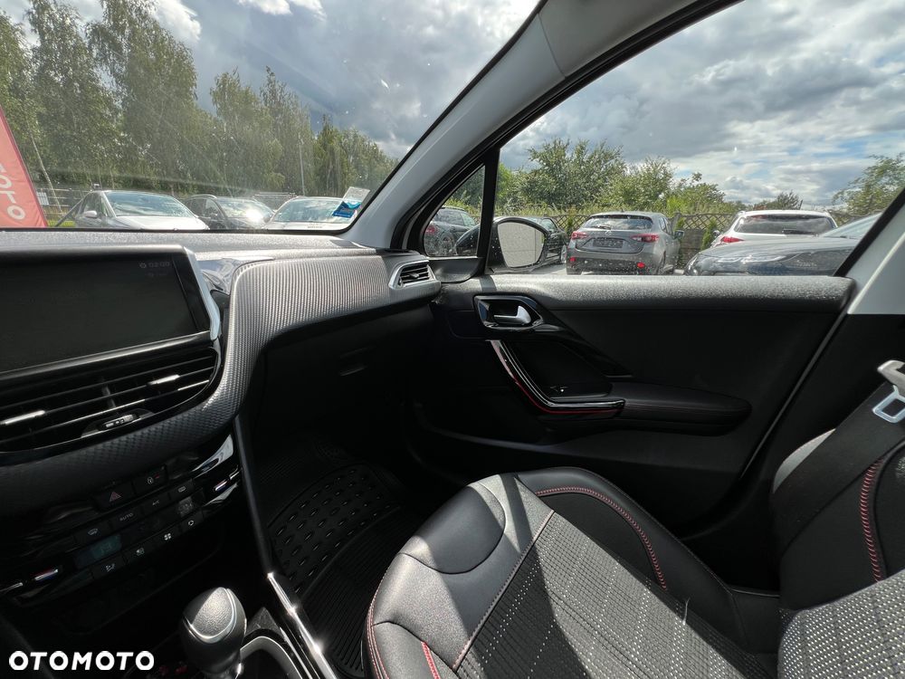 Peugeot 2008 PureTech 110 Stop&Start EAT6 GT-Line Edition - 27