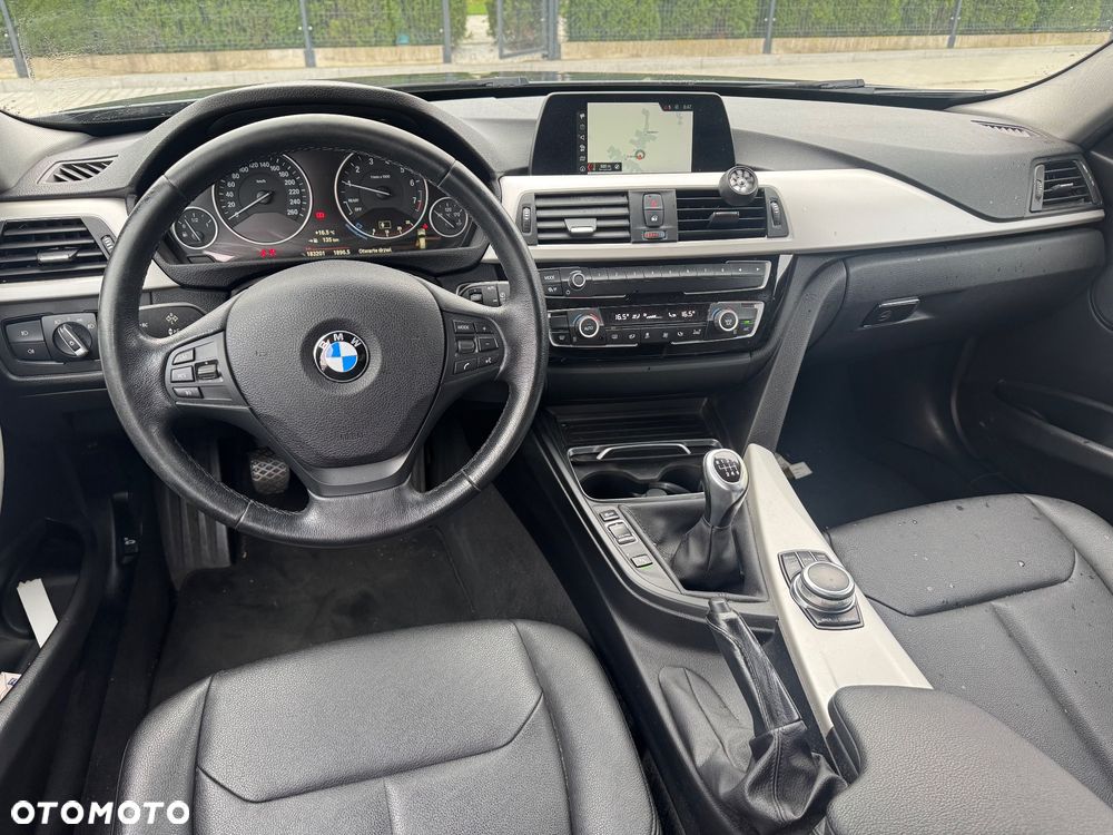 BMW Seria 3 318i - 16