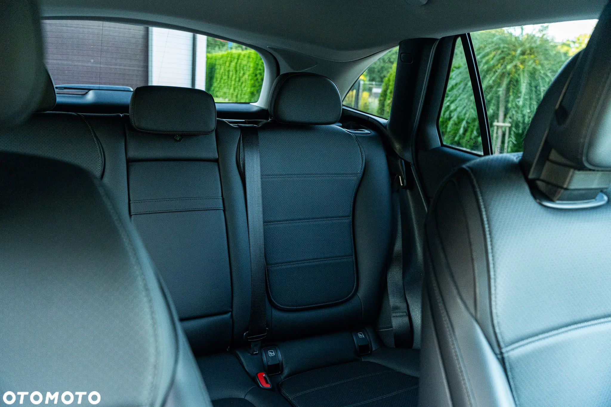 Mercedes-Benz GLC 200 4Matic 9G-TRONIC Edition Avantgarde - 29