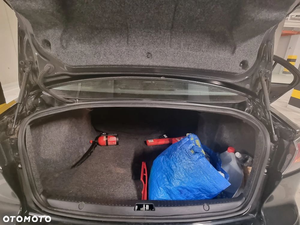 Mitsubishi Lancer 1.6 Inform - 9