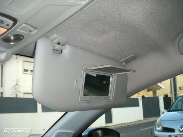 Peugeot 208 1.2 PureTech Allure - 29