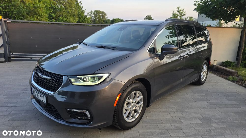 Chrysler Pacifica - 1