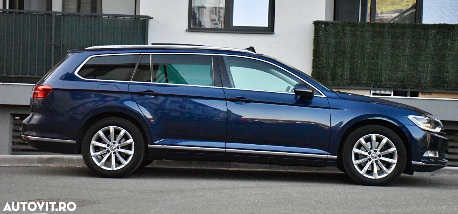 Volkswagen Passat Variant 2.0 TDI SCR DSG (BlueM. Tech) Highline - 9