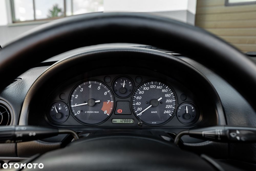 Mazda MX-5 1.6i 16V - 28