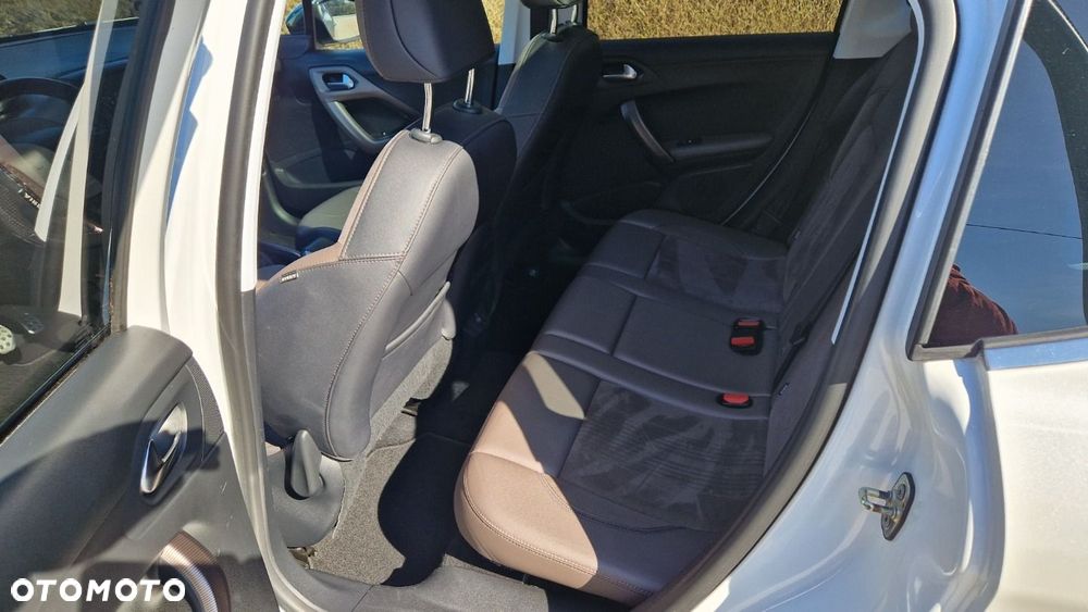 Peugeot 2008 120 VTI Allure - 16