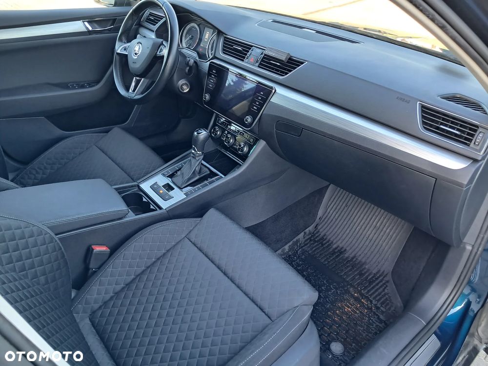 Skoda Superb 2.0 TSI Ambition DSG - 11