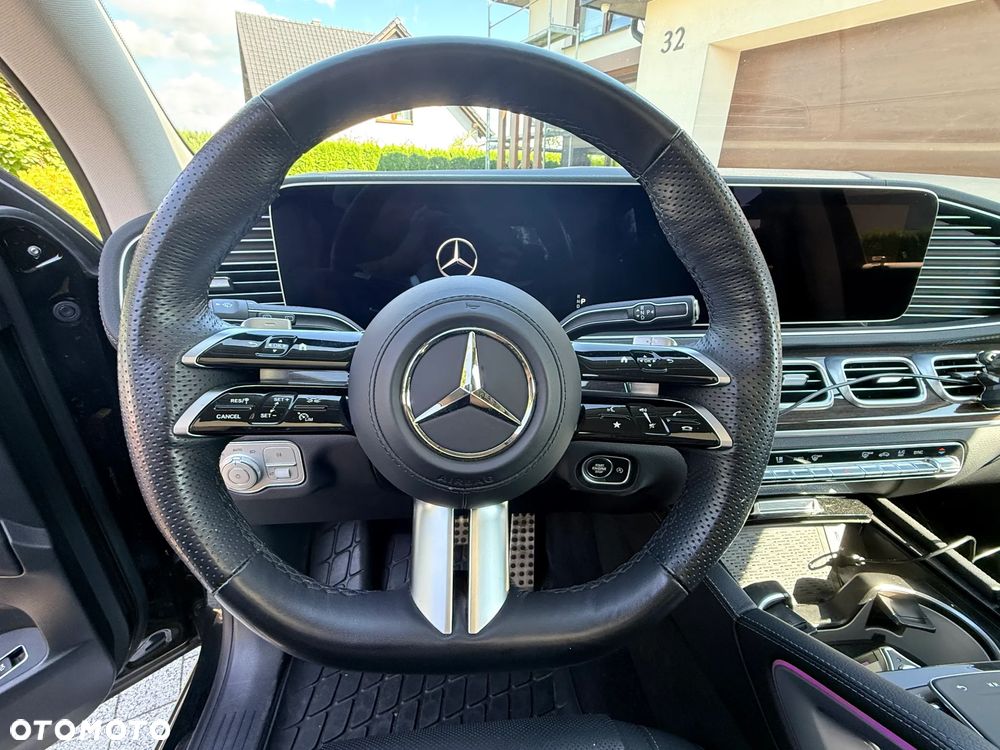Mercedes-Benz GLS - 23