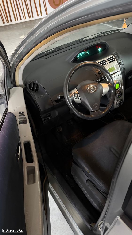 Toyota Yaris 1.0 VVT-i Sol AC+VSC - 7
