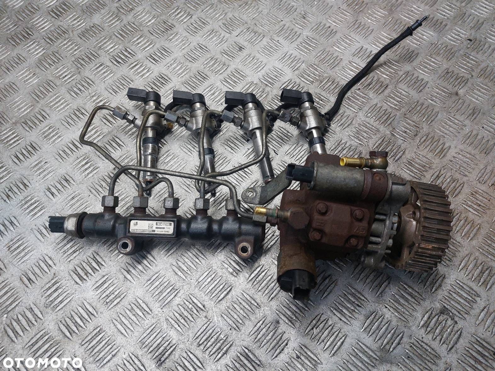 POMPA WTRYSKOWA + WTRYSKIWACZE + KOMPLET FORD FIESTA MK5 LIFT 1.4 TDCI - 1