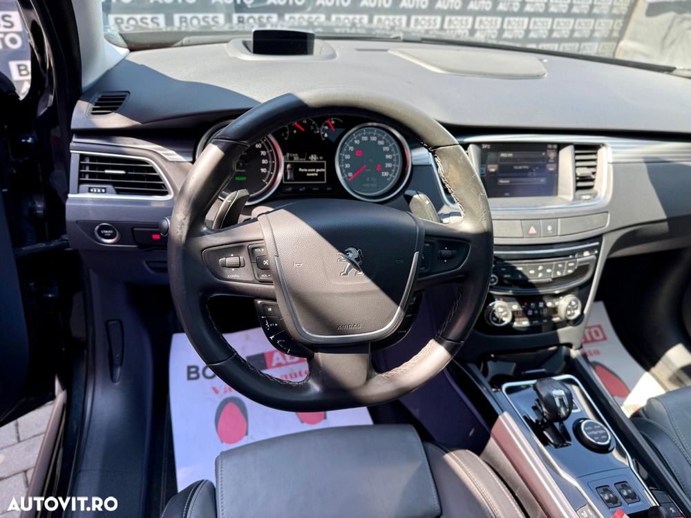 Peugeot 508 RXH Hybrid4 - 10