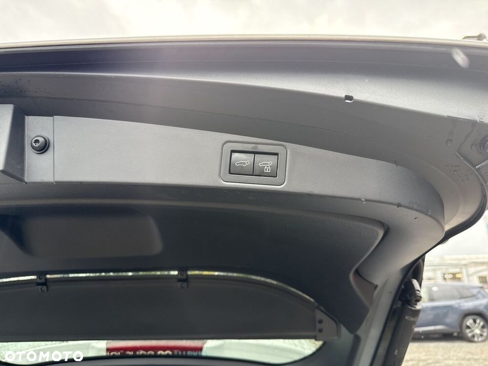 Toyota Corolla 1.8 Hybrid Style - 28
