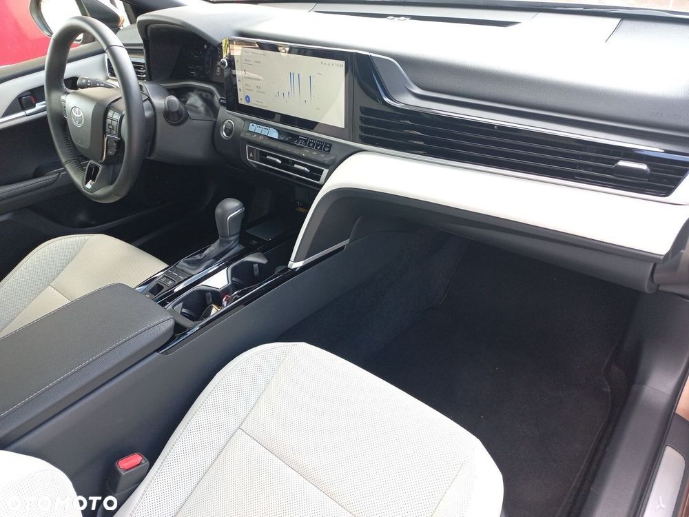 Toyota Camry - 14