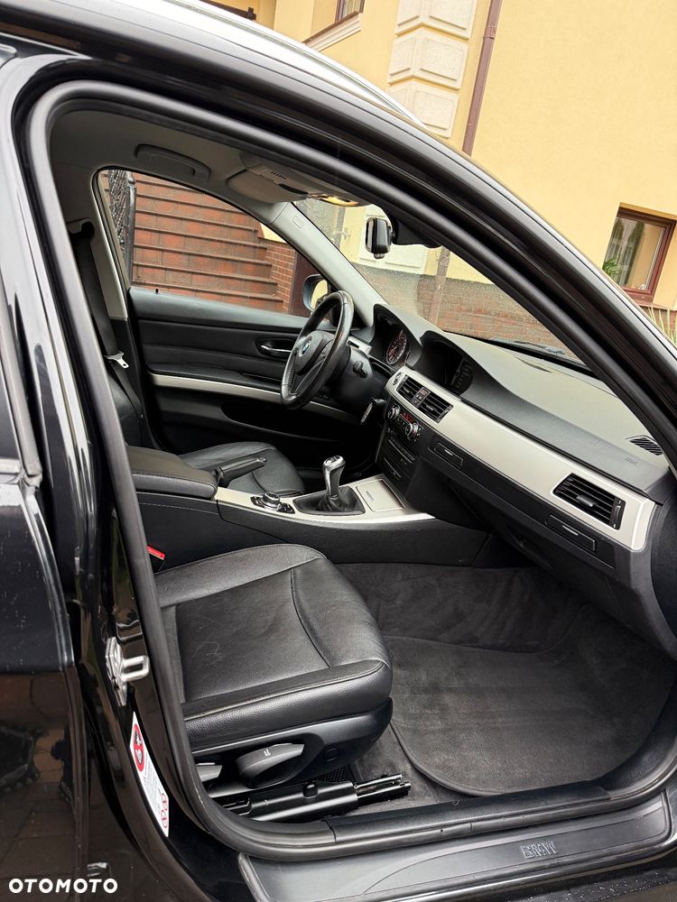 BMW Seria 3 320d Efficient Dynamics Edition - 29