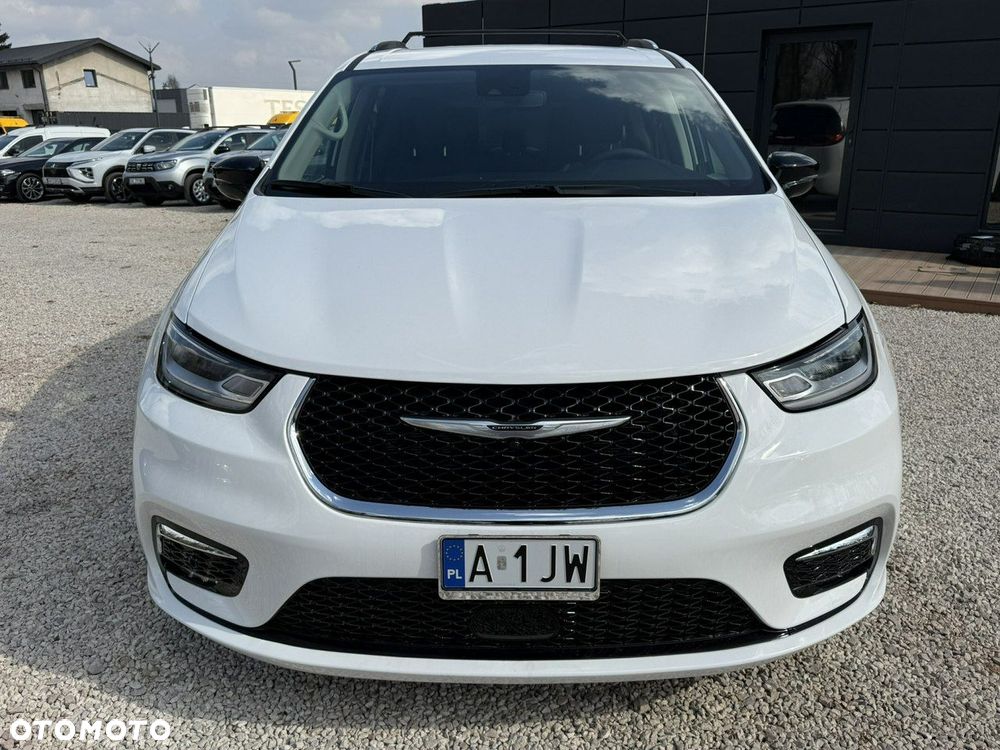 Chrysler Pacifica - 11