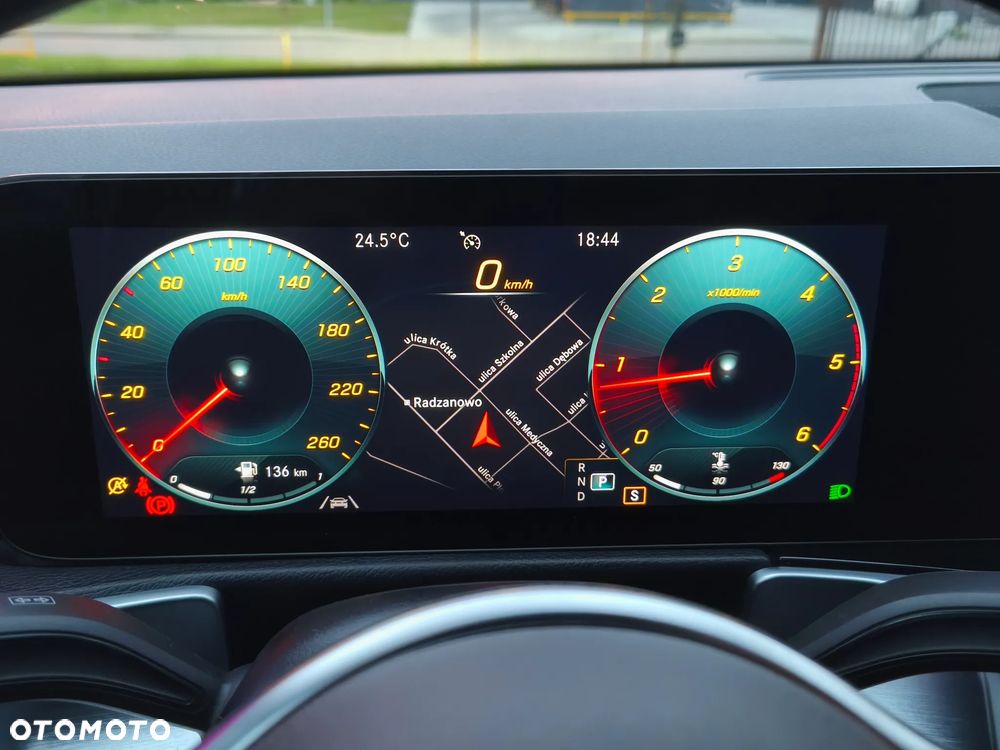 Mercedes-Benz GLB - 40
