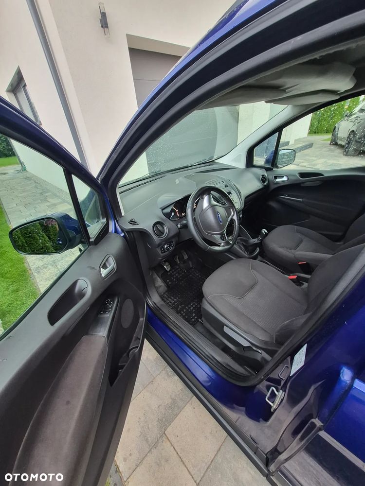 Ford Transit Courier - 8