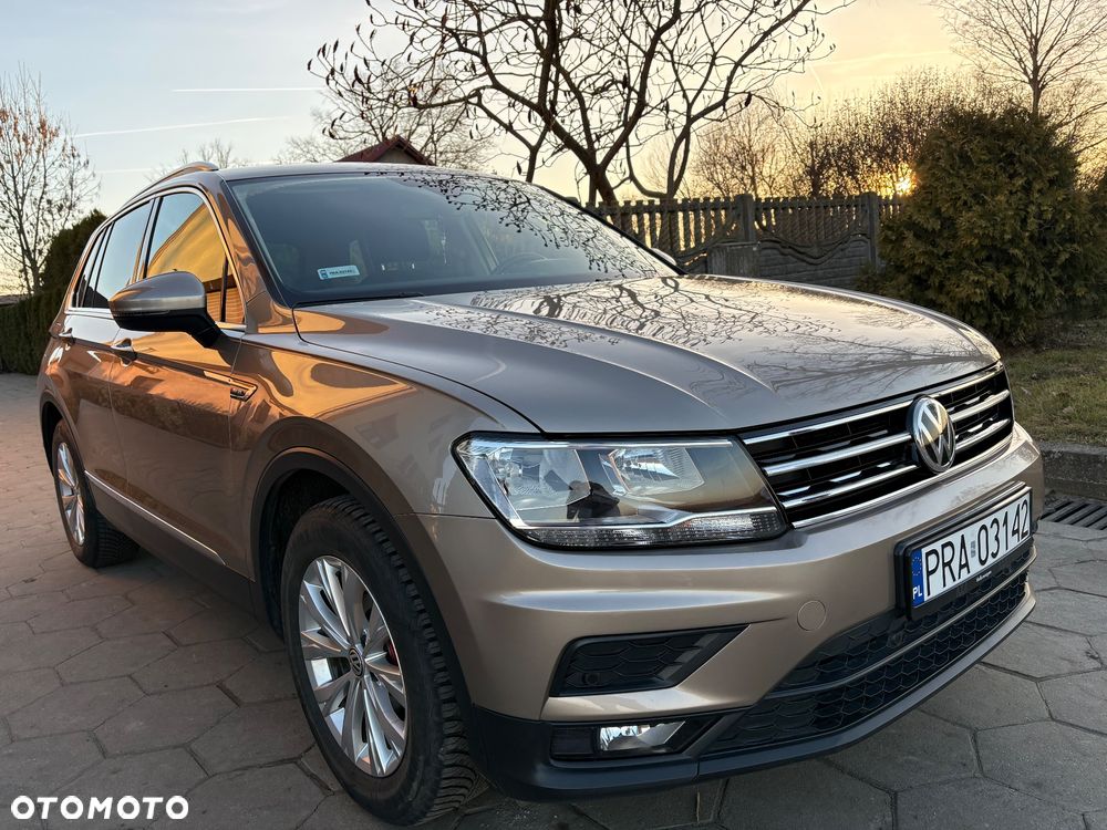 Volkswagen Tiguan - 1