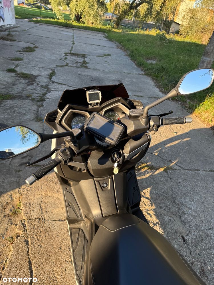 Yamaha X-max - 5