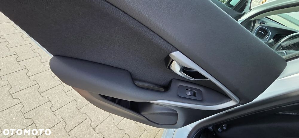 Volvo V40 T3 Drive-E Momentum - 26