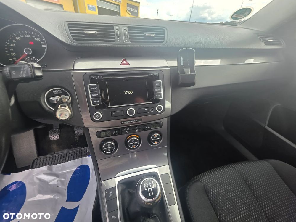 Volkswagen Passat 2.0 TDI DPF Comfortline - 12