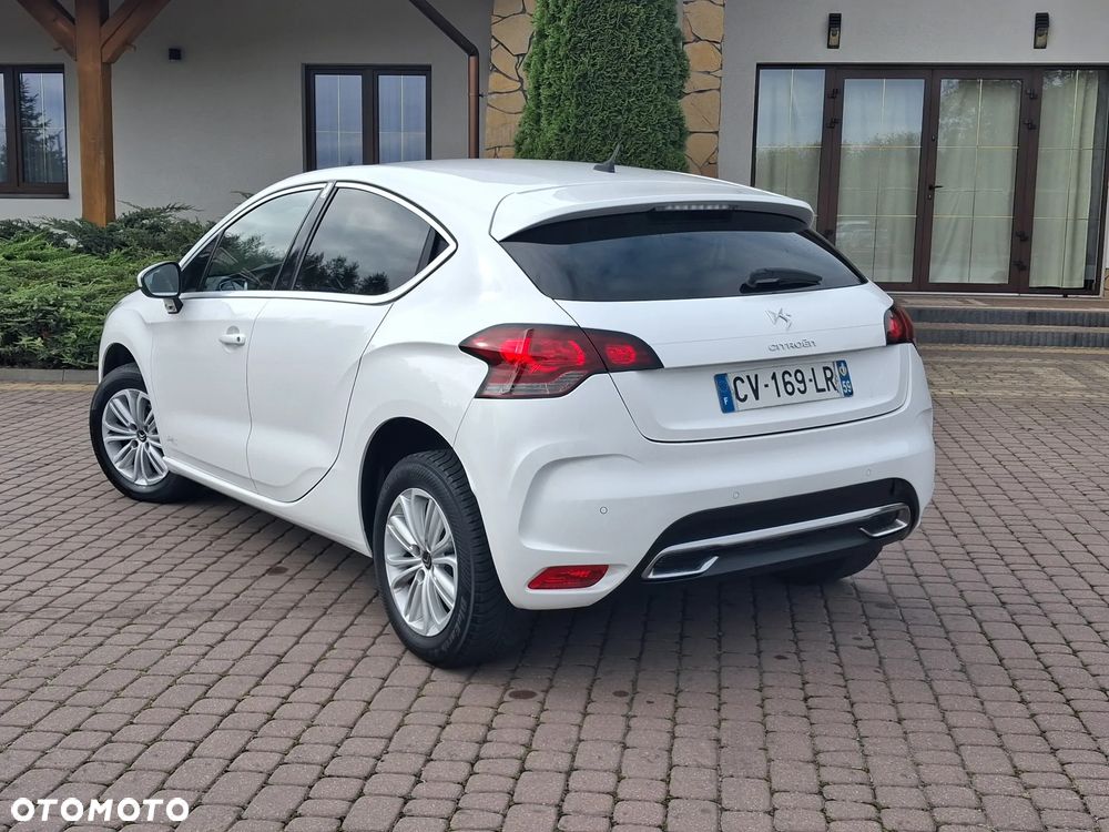 Citroën DS4 BlueHDi 120 S&S SoChic - 17