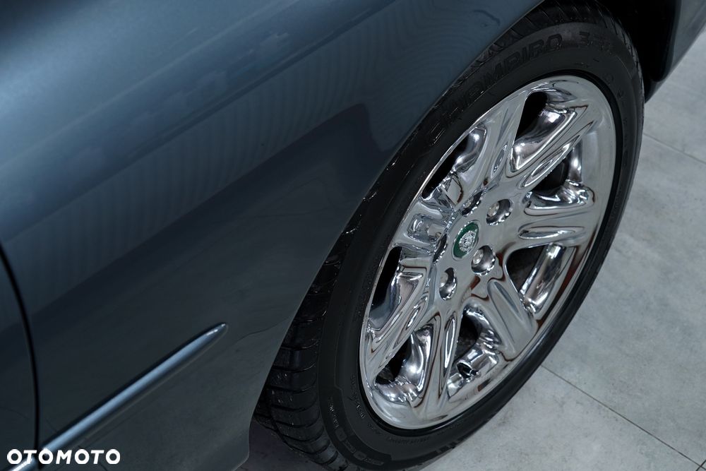 Jaguar XK8 - 26