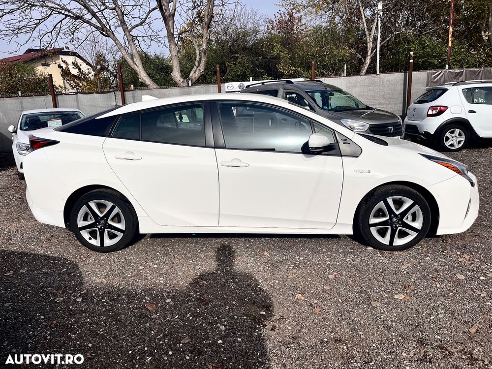 Toyota Prius (Hybrid) Sol - 6