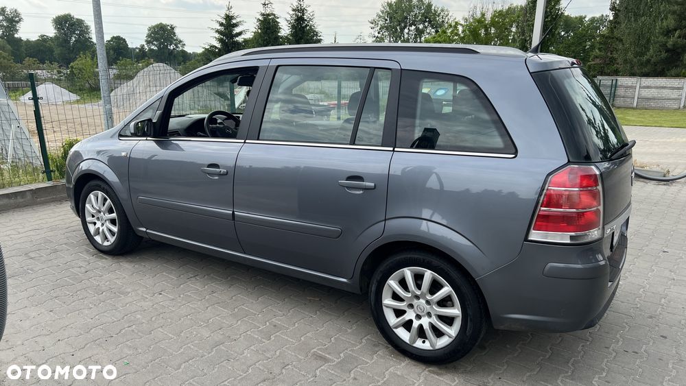 Opel Zafira 1.9 CDTI Sport - 4