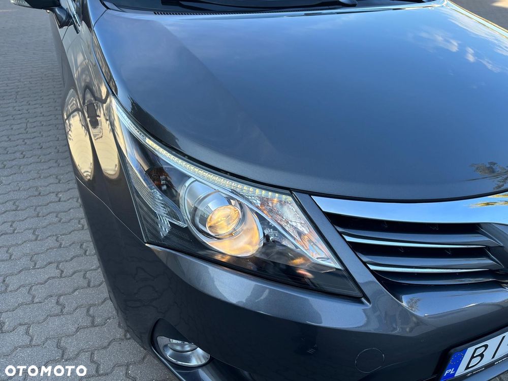 Toyota Avensis 2.0 D-4D Luna - 11