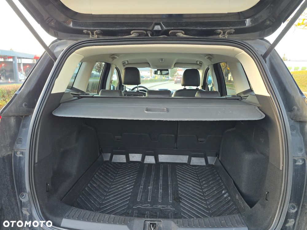 Ford Kuga - 12