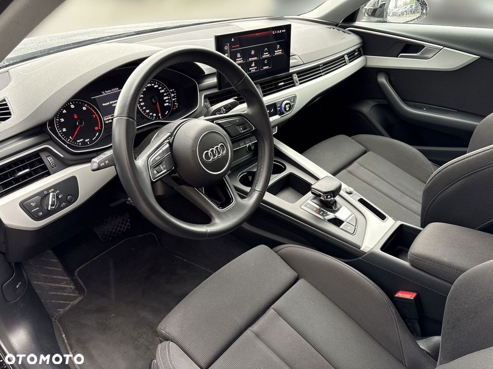 Audi A4 Limousine - 9