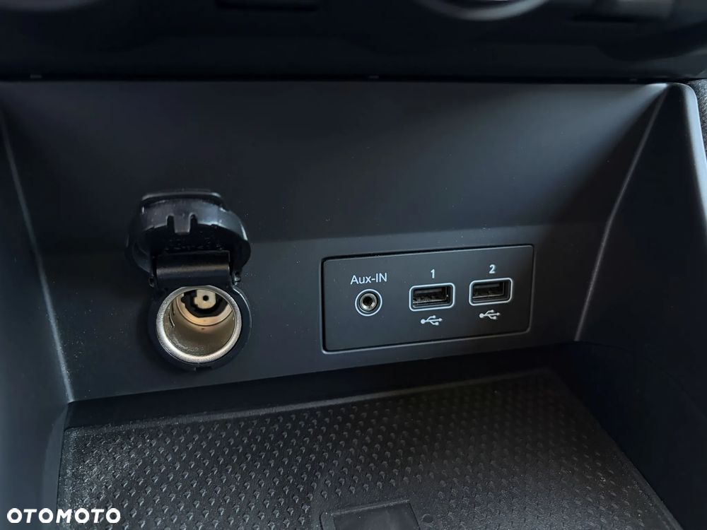 Renault Captur TCe 100 BUSINESS EDITION - 33