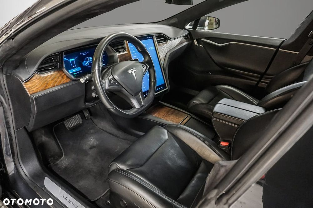 Tesla Model S - 13